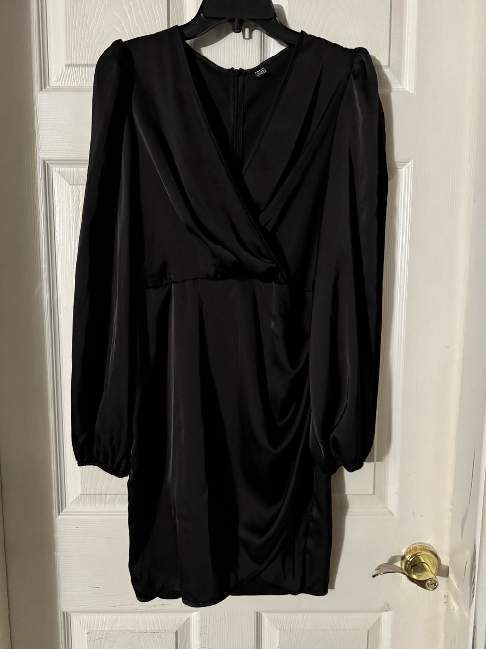 Elegant Black Long-Sleeve Wrap Dress